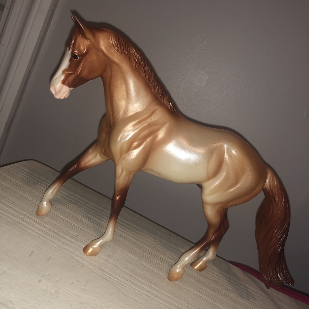 Glossy Classic Breyer